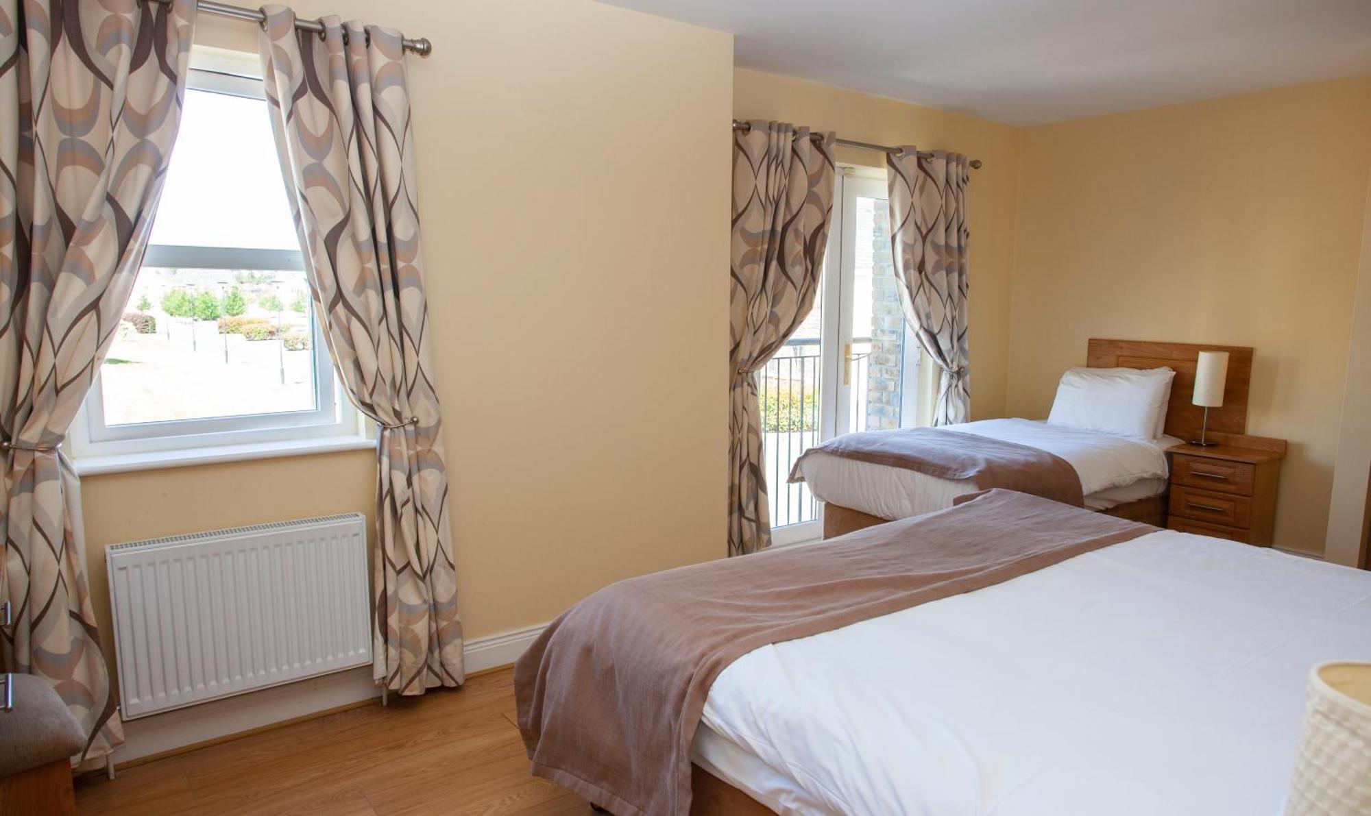 Knightsbrook Hotel Courtyard Accommodation Trim Extérieur photo
