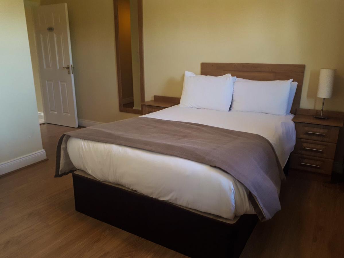 Knightsbrook Hotel Courtyard Accommodation Trim Extérieur photo